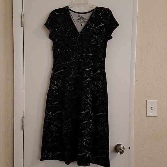 sahalie Dresses Sahalie Bella Coola Cap Sleeve Dress Black Nwot